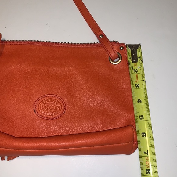 Roots Canada Orange Pebbled Leather Crossbody Bag - Picture 11 of 12